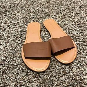 Cute Sandal Slides Size 9